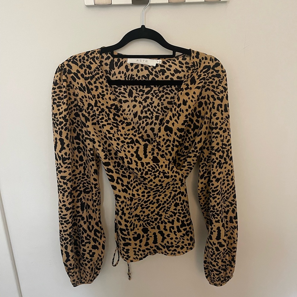 Balloon sleeve wrap top with v neck detail